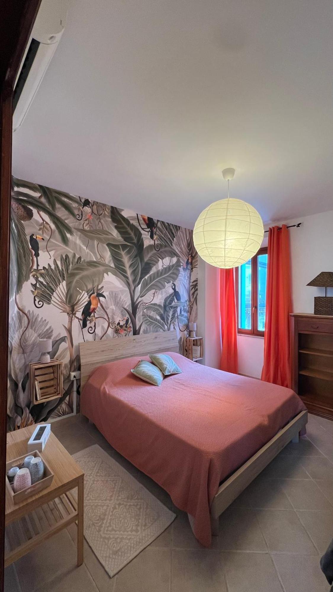 Assaje Guestroom